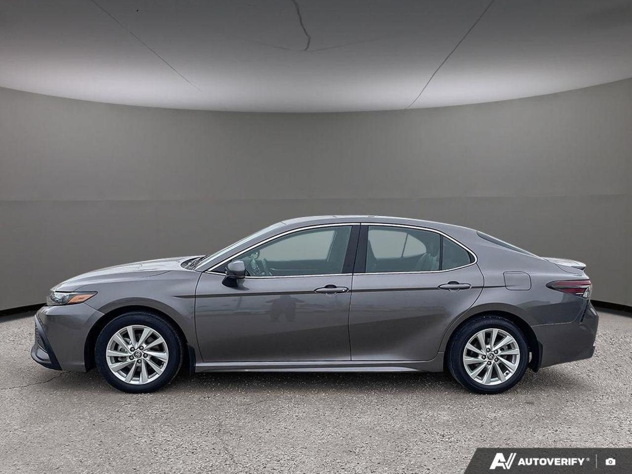 2024 Toyota CAMRY SE-2
