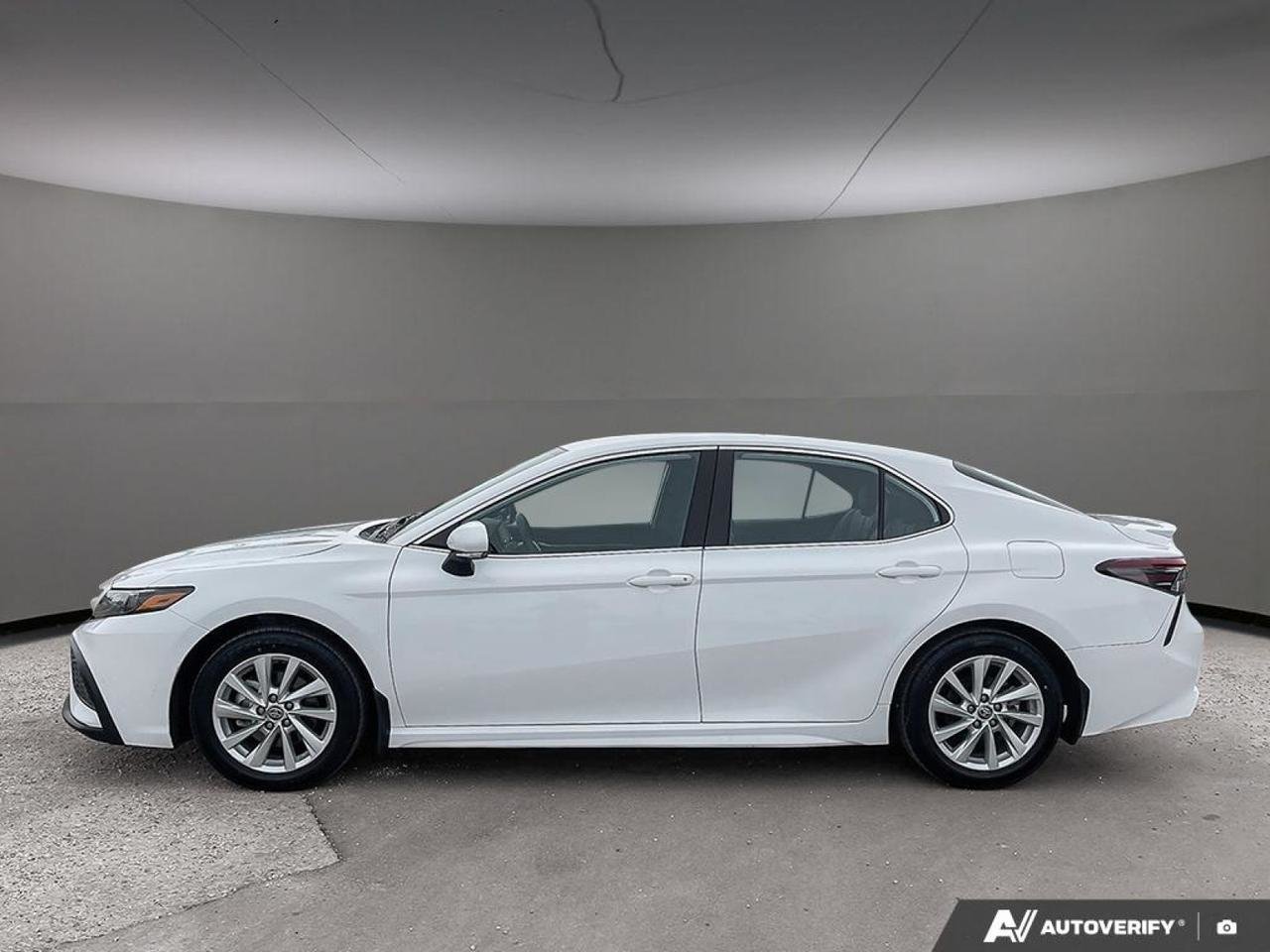 2024 Toyota CAMRY SE-2