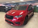 Chrysler Pacifica Premium S Appearance 2024 HYBRIDE * SIEGES CUIR NAPA VENTILÉS AVANT * VOLANT CHAUFFANT * TOIT PANORAMIQUE *PORTE ET HAYON ÉLEC