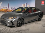 Toyota dévoile la Camry 2025 : Innovations en matière de performance hybride et de style