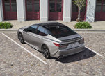 Toyota dévoile la Camry 2025 : Innovations en matière de performance hybride et de style