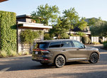 Lincoln Aviator PHEV vs Infiniti QX80 : un choix facile