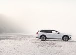 What Makes the 2024 Volvo V60 Cross Country Unique?