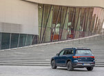 Navigating Winter Roads with Mercedes-Benz Electric Vehicles: Key Features for the Cold Season