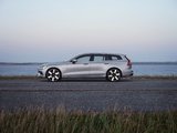 Which Model is More Spacious, Volvo V60 or Volvo XC40?