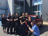 L’équipe de Chambly Mazda félicite M. Li pour sa nouvelle Mazda 3, Chambly Mazda