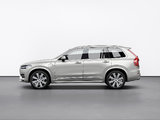 Volvo XC90 T8 Recharge vs. Porsche Cayenne E-Hybrid: Volvo Creates a More Practical SUV