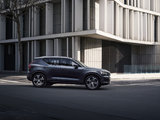 2022 Volvo XC40 or Volvo XC40 Recharge?