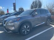 2023 Nissan Rogue SL // 2.99% FINANCING