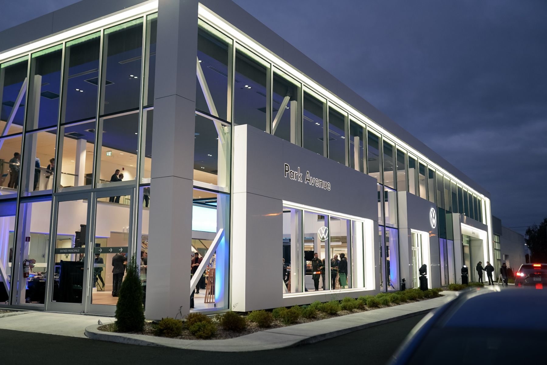 Groupe Park Avenue unveils the renovated Park Avenue Volkswagen dealership