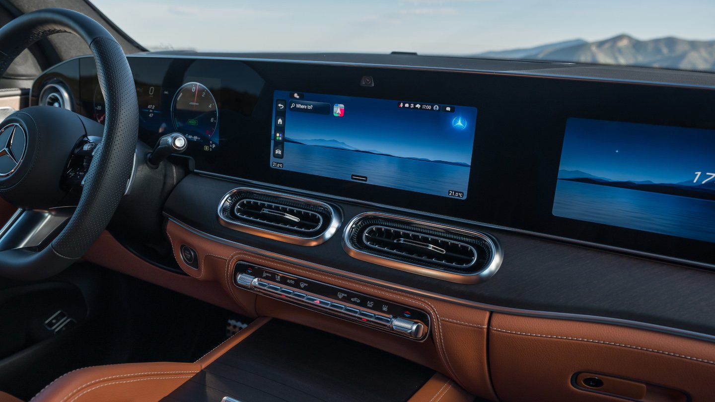 Comment l’infodivertissement MBUX de Mercedes-Benz vous garde‑t‑il connecté sur la route ?