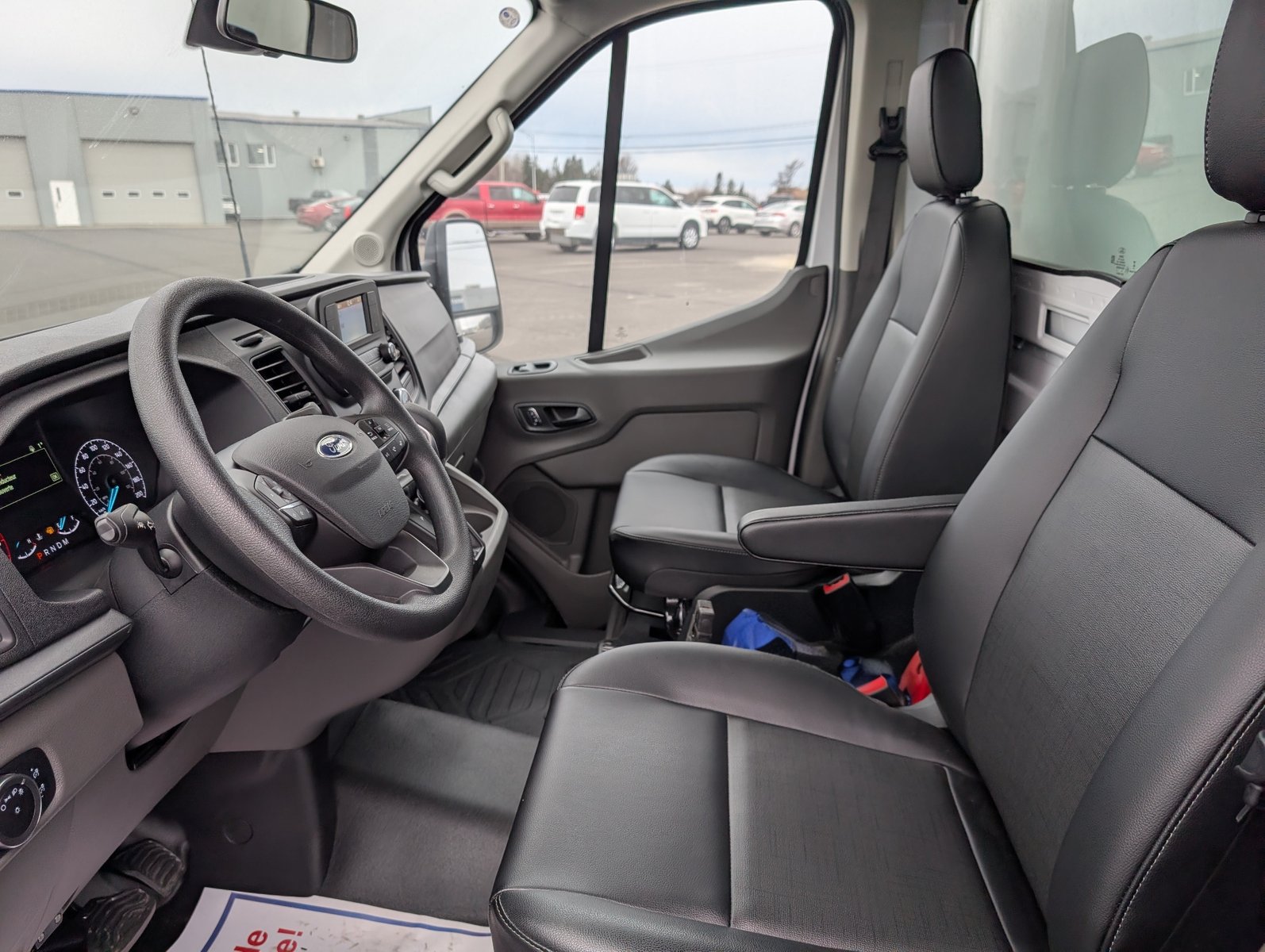 Ford Transit Chassis Cab  2025 à Matane, Québec - 10 - w1920h1200px
