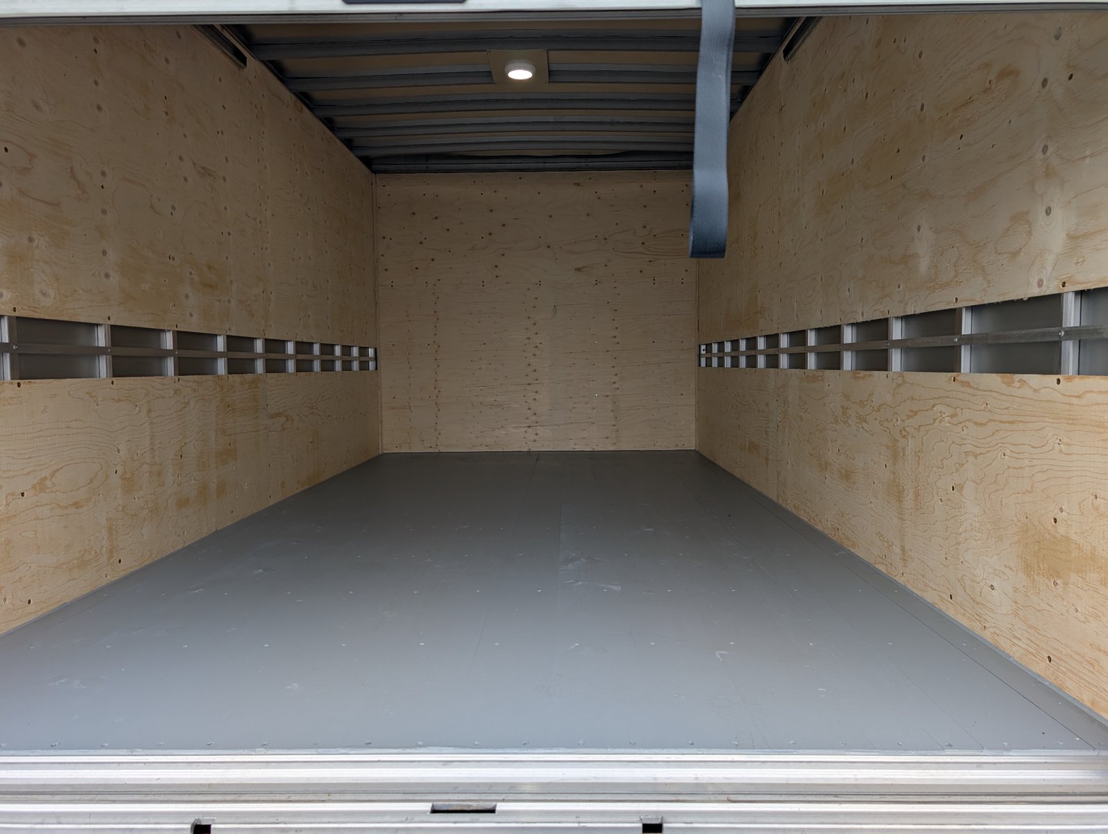 Ford Transit Chassis Cab  2025 à Matane, Québec - 15 - w1920h1200px