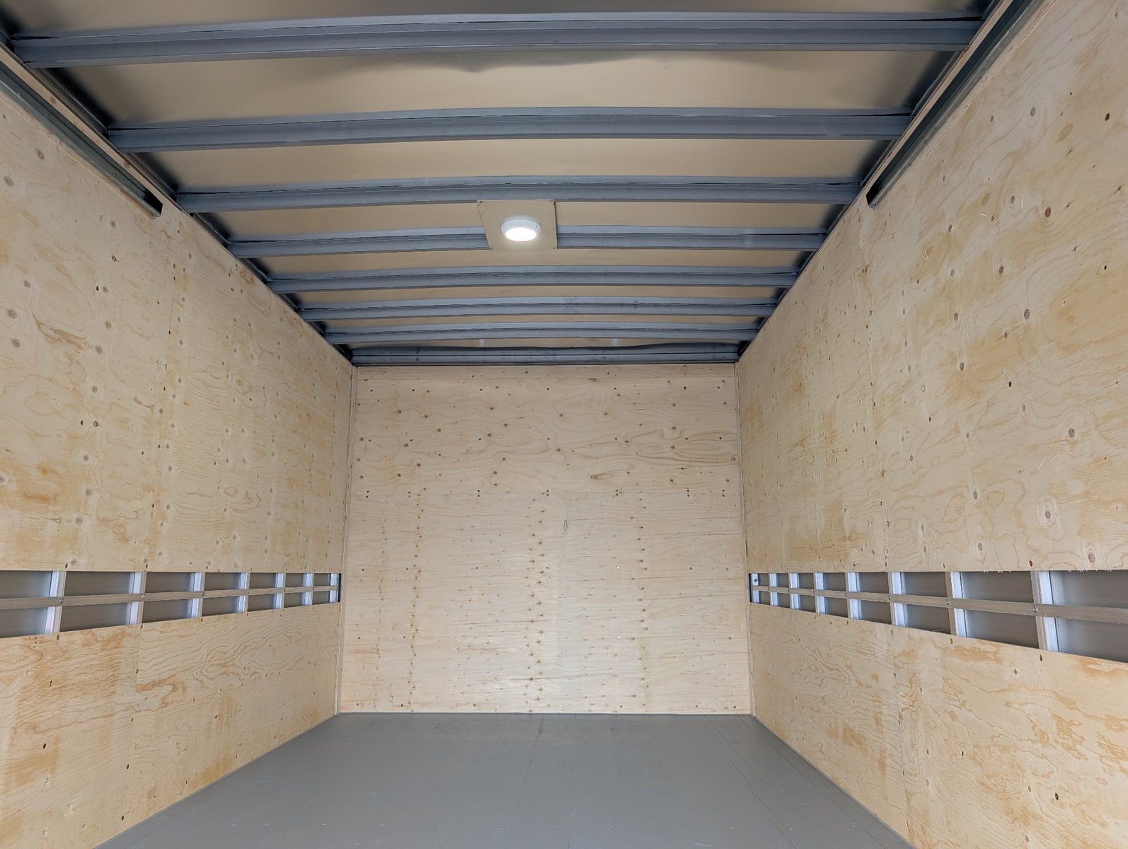 Ford Transit Chassis Cab  2025 à Matane, Québec - 14 - w1920h1200px