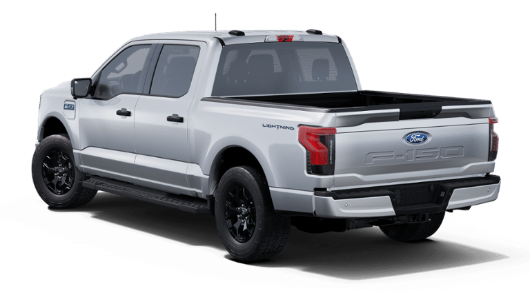 Ford F-150 LIGHTNING XLT 2025 à Rivière-du-Loup, Québec - 2 - w1920h1200px