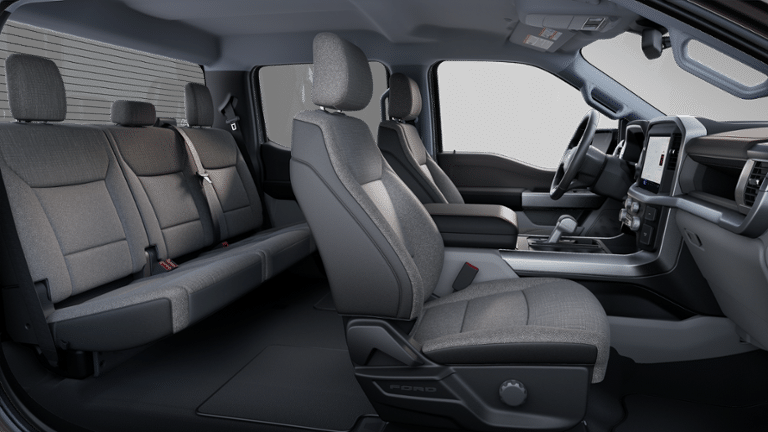 Ford F-150 Lightning XLT 2025 à Amos, Québec - 6 - w1920h1200px