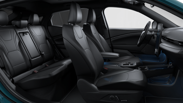 Ford Mustang Mach-E Premium 2026 à Amos, Québec - 6 - w1920h1200px