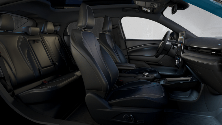 Ford Mustang Mach-E Premium 2024 à Matane, Québec - 6 - w1920h1200px