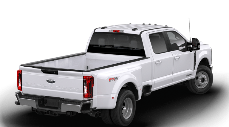 2026 Ford Super Duty F-350 DRW XLT in Matane, Quebec - 3 - w1920h1200px