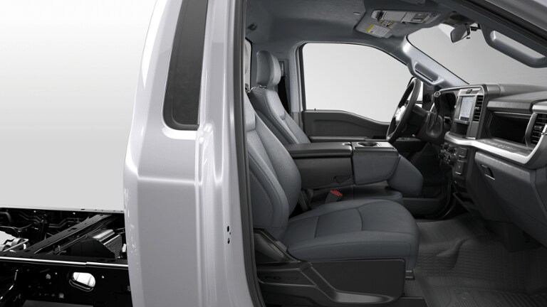 2026 Ford Super Duty F-550 DRW XL in Matane, Quebec - 6 - w1920h1200px