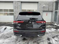 2023 Mitsubishi Outlander NOIR S-AWC Toit Pano Cuir Bancs Chauffants Boss-5
