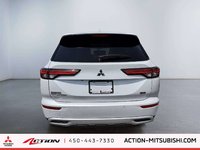 2024 Mitsubishi Outlander SE-3