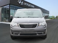 2016 Chrysler Town & Country S-1