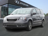 2016 Chrysler Town & Country S-0