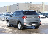 2023 Hyundai Venue Preferred-6