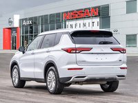 2024 Mitsubishi Outlander SE-4