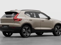 2026 Volvo XC40 Plus (Dark Theme)-3
