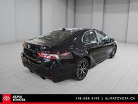 2022 Toyota Camry SE HYBRID-4
