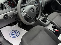 2016 Volkswagen Jetta Sedan Trendline-2