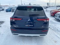 2022 Mitsubishi Outlander SE-4