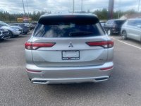 Mitsubishi Outlander LE 2024-4