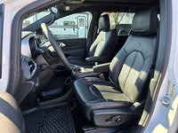 2024 Chrysler Pacifica Touring-L-6