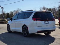 2024 Chrysler Pacifica Touring-L-2