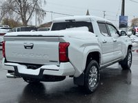 2025 Toyota Tacoma Hybrid / Navigation / Power Side Steps-3