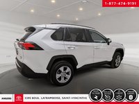Toyota RAV4 XLE 2022-3