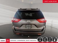 2018 Toyota Sienna LE-4