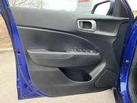 2023 Hyundai Venue Essential-6