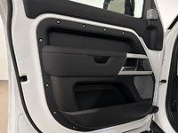 Land Rover Defender 130 P400 SE (2) 2023-6