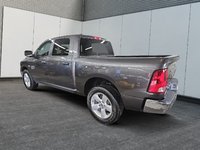 2022 Ram 1500 Classic SLT CREW CAB 4X4 // V8-3