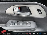 Chrysler Pacifica Hybrid PREMIUM S APPEARANCE 2024-13