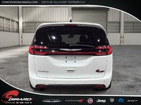 Chrysler Pacifica Touring 2023-6