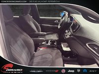 Chrysler Pacifica Touring 2023-4