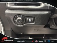 Chrysler Pacifica Touring 2023-18