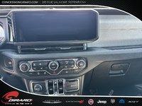 Jeep Wrangler 4-Door WILLYS 2025-14