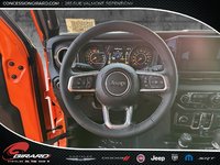 Jeep Wrangler 4-Door SAHARA 2025-13