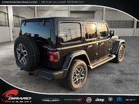 Jeep Wrangler 4-Door SAHARA 2025-4